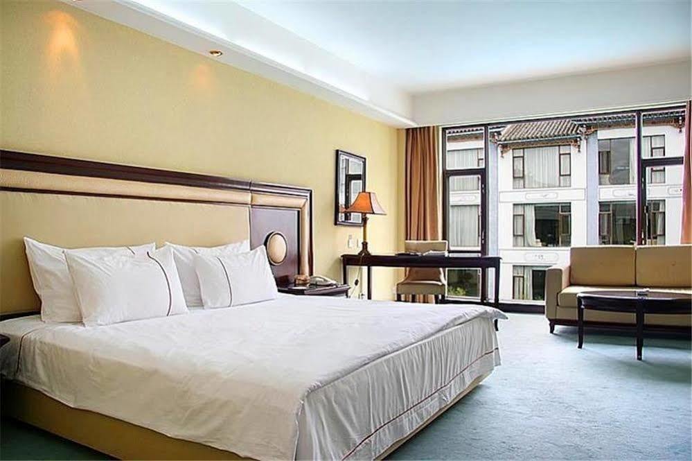 Regent Hotel Дали Екстериор снимка
